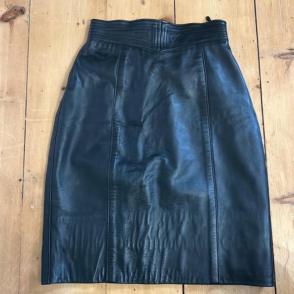 Vintage leather skirt - Picture 1 of 7